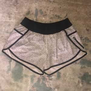 Lululemon Dottie Dash Hottie Hot Short